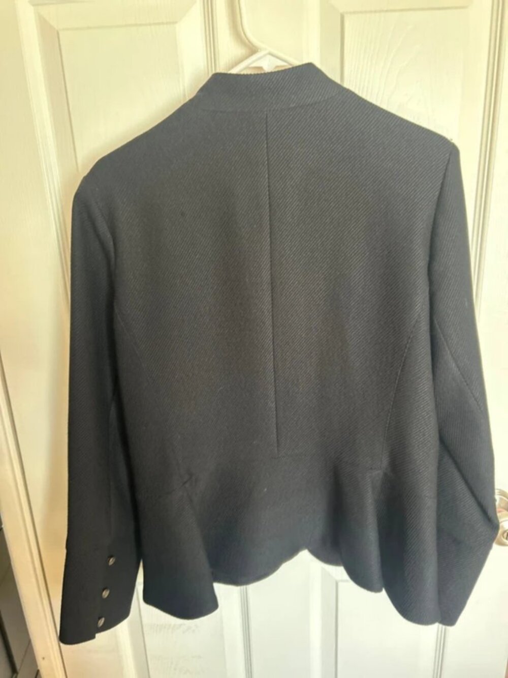 Blazer - Picture 4 of 4